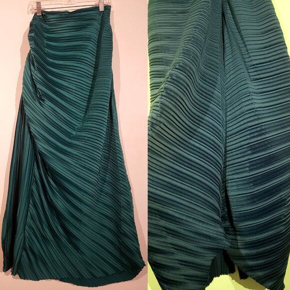 LUXXEL Deep Teal Emerald Green Ruffled Costume Piece w Halter Crop Top + Skirt - Picture 7 of 16